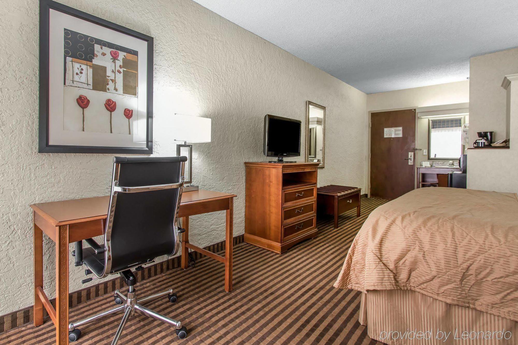 Clarion Hotel Broken Arrow - Tulsa Exterior photo